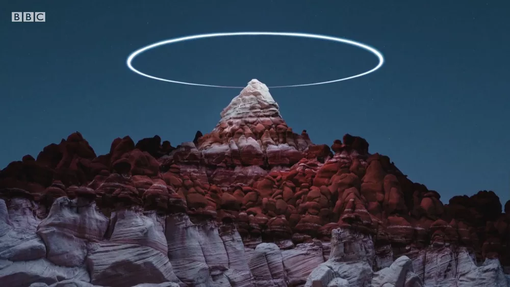 Fotógrafo usa drone para criar ‘anéis de luz’ sobre paisagens naturais